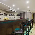 Ayhan Hotel