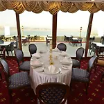 Wellborn Luxury Hotel