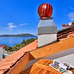 Livia Hotel
