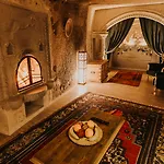 Holiday Cave Hotel