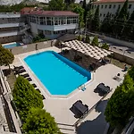 Ayapam Hotel