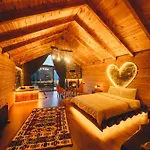 Zirvedekal Suit Otel