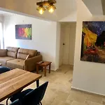 Amazing 2 Bedroom Penthouse!