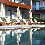 Mare Deluxe Residences & Villas