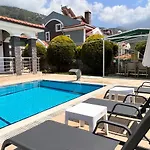 Arnna 4 Villa