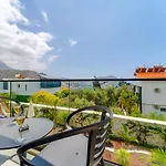 Villa Kazarman, Kalkan\'In Kalbinde Denize, Merkeze