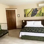 Mitos Hotel