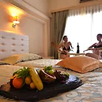 Azka Hotel