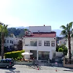 Dinara Hotel