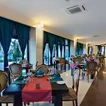 Lago Hotel