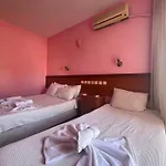 Holiday Apart 50 Meters To Beach, Sea View Apartments