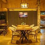 Montana Suite Bungalows