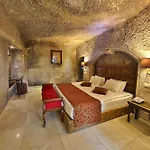 Divan Cave House