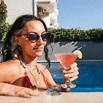 Berry Bella Hotel