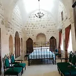Mardin Tarihi Ulu Cami Yani, Tarihi Konak