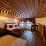 Four Mansions Hotel