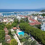 Risus Garden Marina Hotel