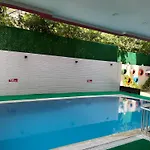 Twin Apart Hotel