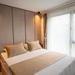 The Deck Otel