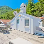 Villa Xclusive