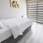 Zal Suite