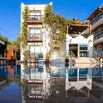 West Coast Boutique Hotel