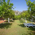 Baris Pension & Bungalows