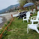 Seafront Apartment By The Sea And With A Beach And With Big Garden