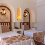 Oasis Hotel (Adults Only)
