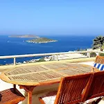 Seaview Luxury Apartment