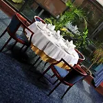 Class Hotel