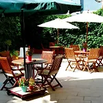 Class Hotel