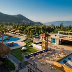Bellazure Hotel