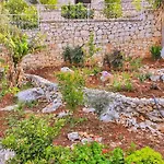 Villa Sarpedon