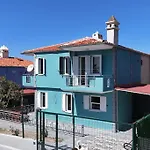 Kusadasi Merkezde Denize 5Dk Modern Villa