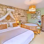 Palas Alacati - Adult Only