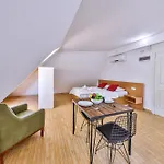 3 House Apart