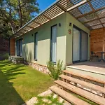 Sea Valley Lodge