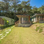 Sea Valley Lodge