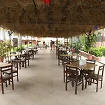 Club Tropical Beach Hotel
