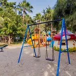 Club Tropical Beach Hotel