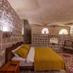 Kapalos Cave Hotel