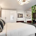 Bellavia Deluxe Apart