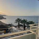 Club Rose Bay Hotel
