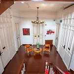 Kensington Prince\'S Island Historical Mansion