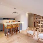Hotel Club-E