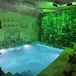 Nar I Ask Cave Hotel