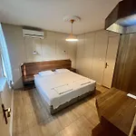 Grenadine Lodge