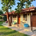 Grenadine Lodge