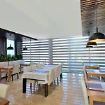 Lugga Boutique Hotel & Beach